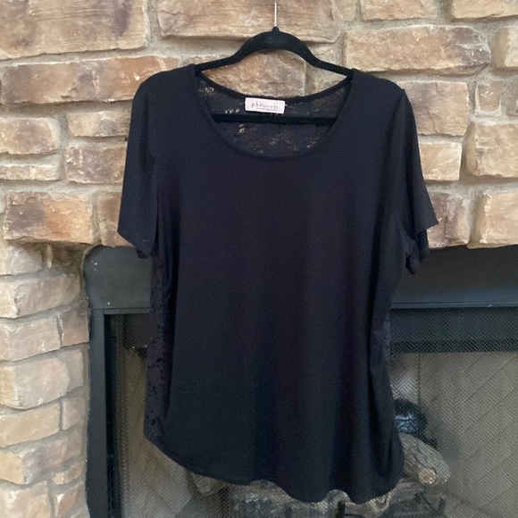 Philosophy high-low black top with sheer lace back. Large - Picture 1 of 8